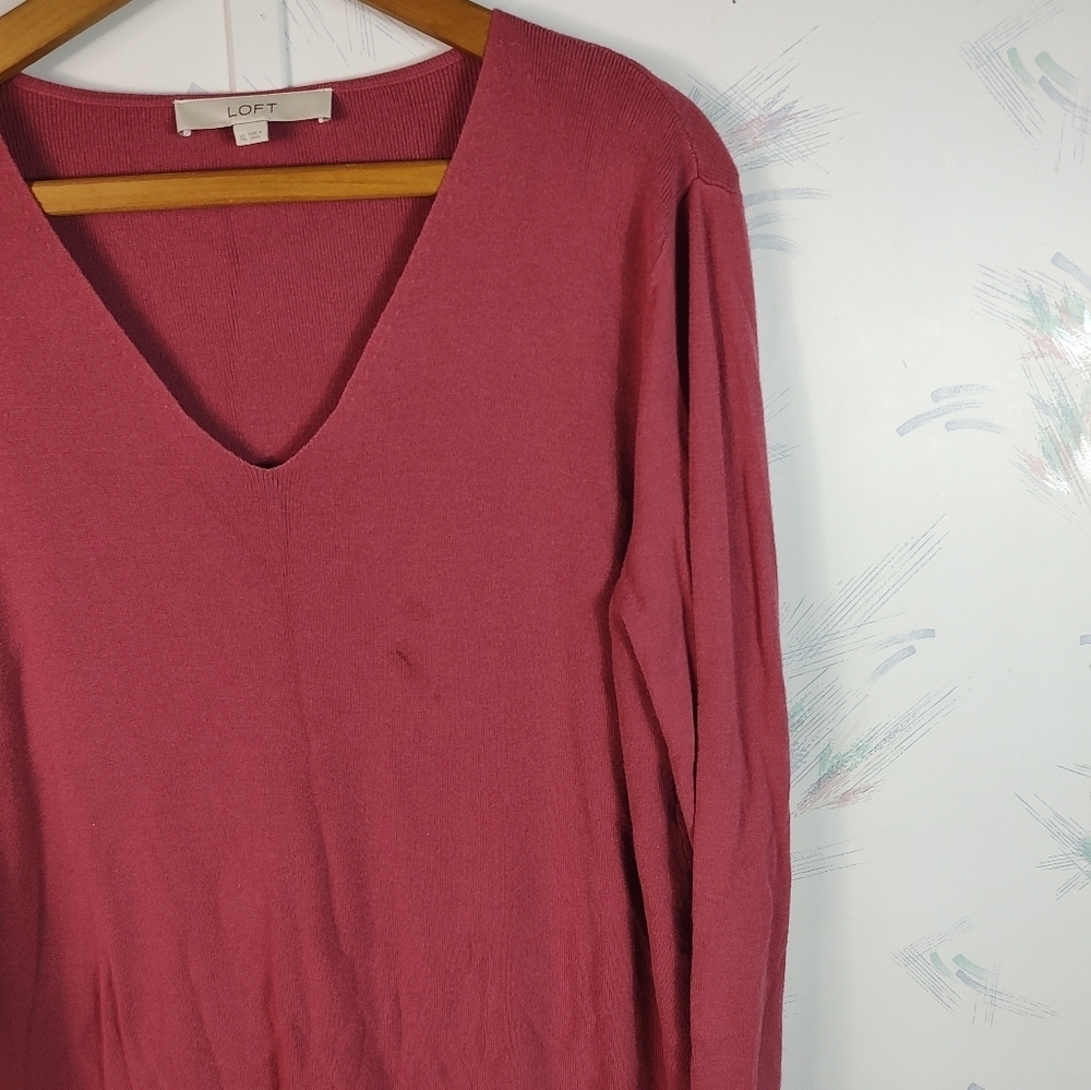 Ann Taylor LOFT Mauve Red Long Sleeve Sweater V-neck XL - Picture 2 of 10